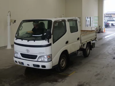 TOYOTA DYNA