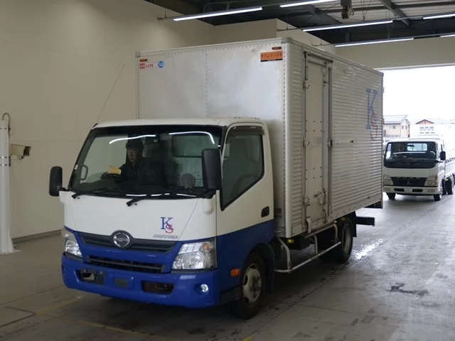 Hino Dutro  с аукциона в Японии