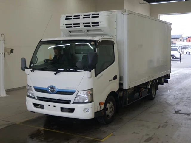 Hino Dutro  с аукциона в Японии