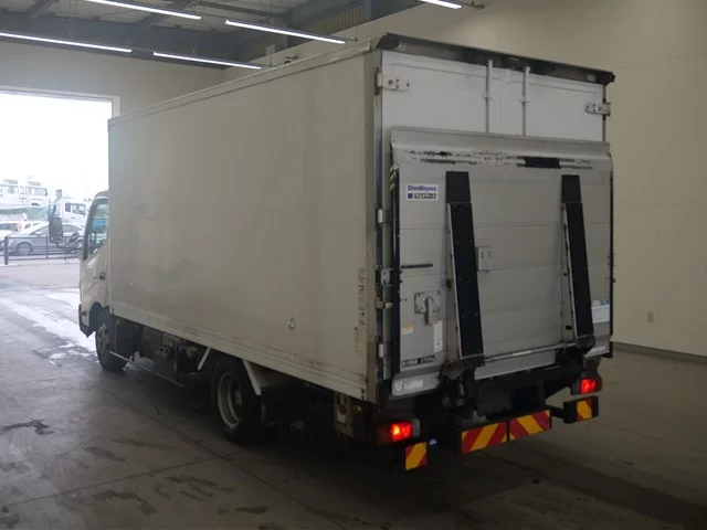 Hino Dutro  с аукциона в Японии