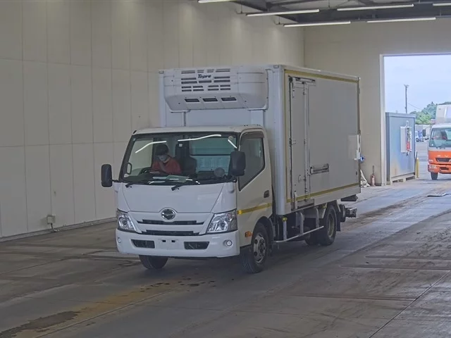 Hino Dutro  с аукциона в Японии