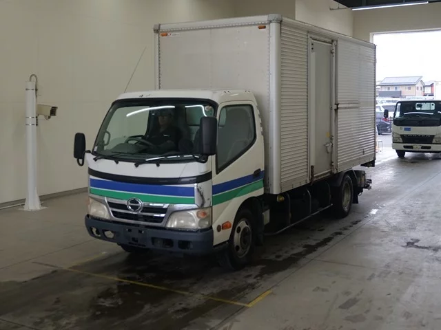 Hino Dutro  с аукциона в Японии
