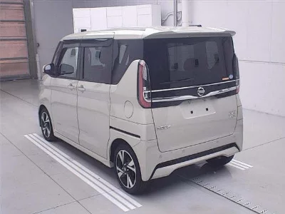 NISSAN ROOX