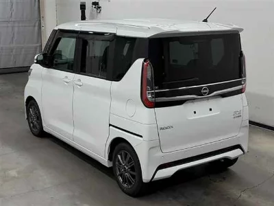 NISSAN ROOX