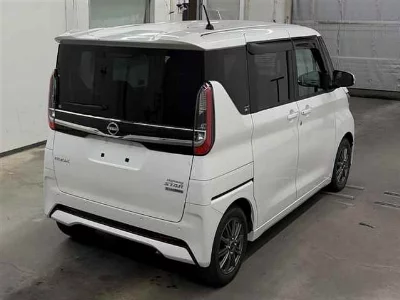 NISSAN ROOX