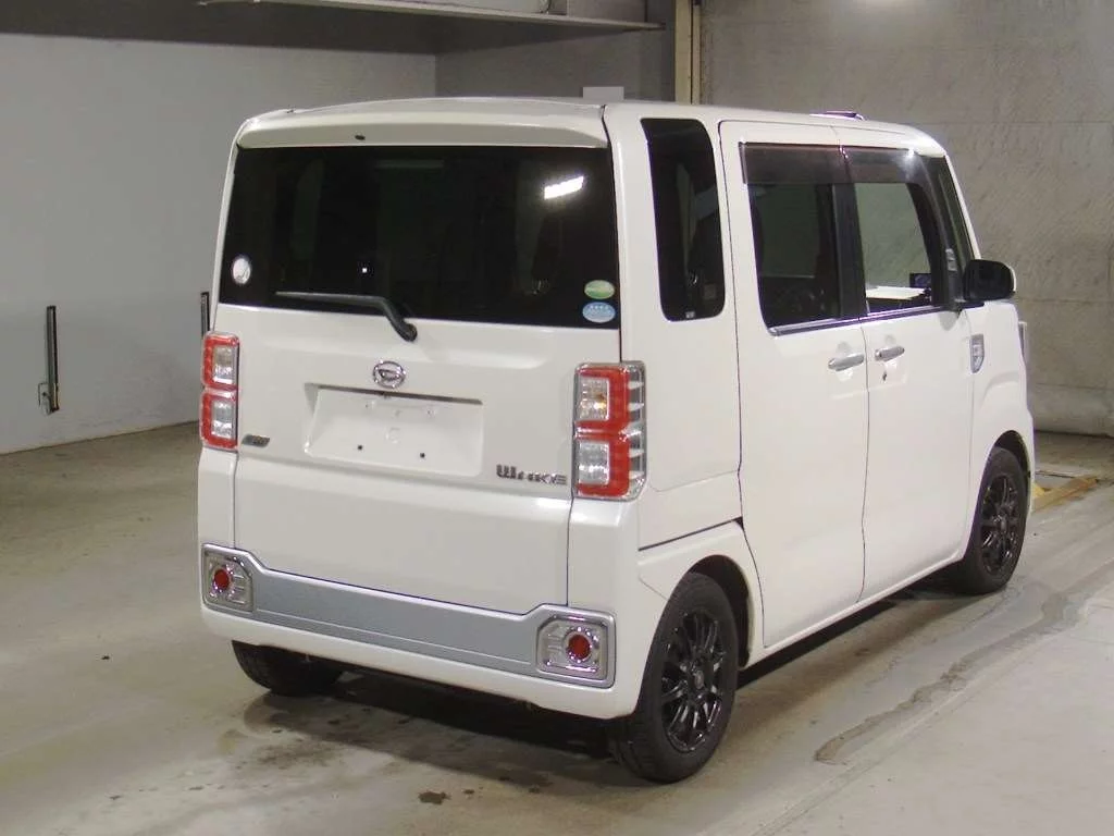 Daihatsu Wake  с аукциона в Японии