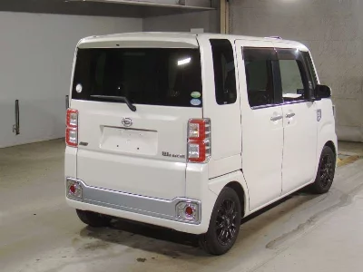 DAIHATSU WAKE