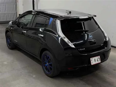 NISSAN LEAF