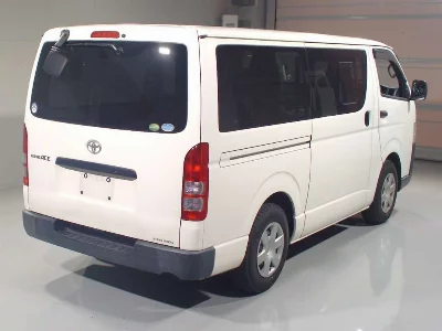 TOYOTA REGIUS VAN
