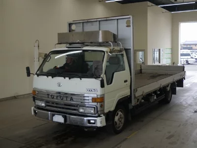TOYOTA DYNA