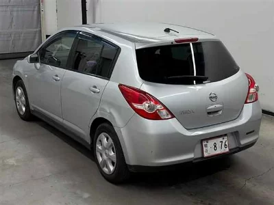 NISSAN TIIDA