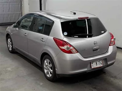 NISSAN TIIDA