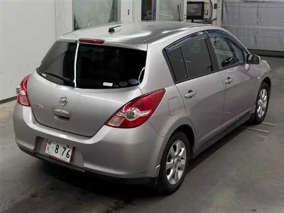 NISSAN TIIDA