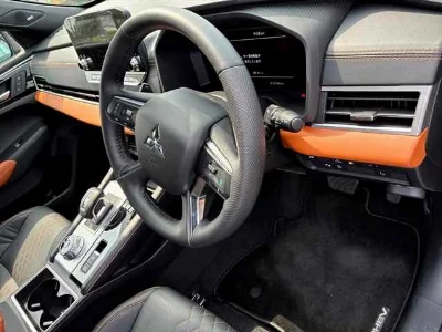 MITSUBISHI OUTLANDER PHEV