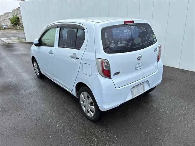 Daihatsu Mira e:S  с аукциона в Японии