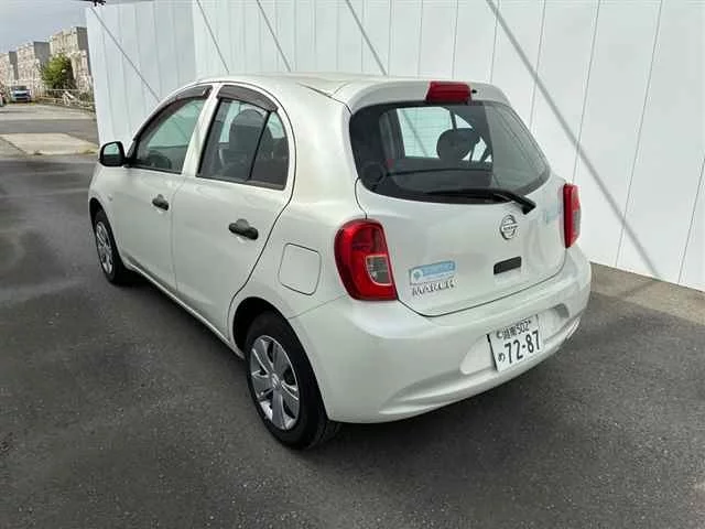 Nissan March  с аукциона в Японии