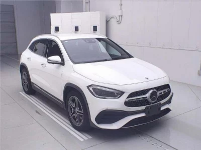 MERCEDES BENZ GLA