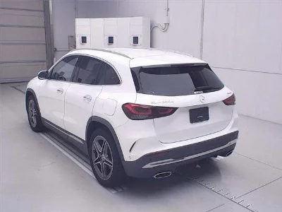 MERCEDES BENZ GLA