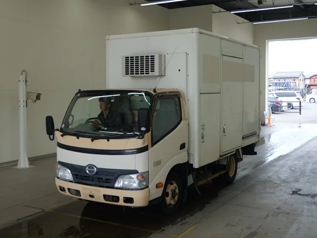 Hino Dutro  с аукциона в Японии