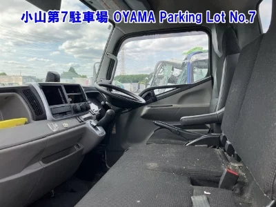 MITSUBISHI CANTER