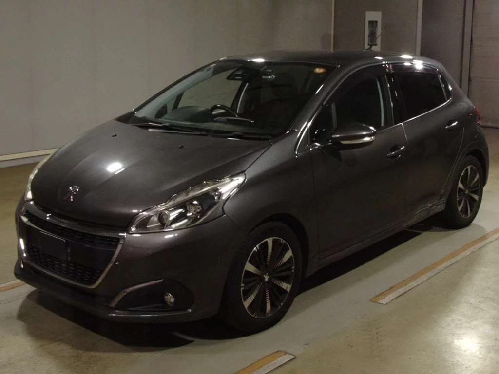 Peugeot 208  с аукциона в Японии