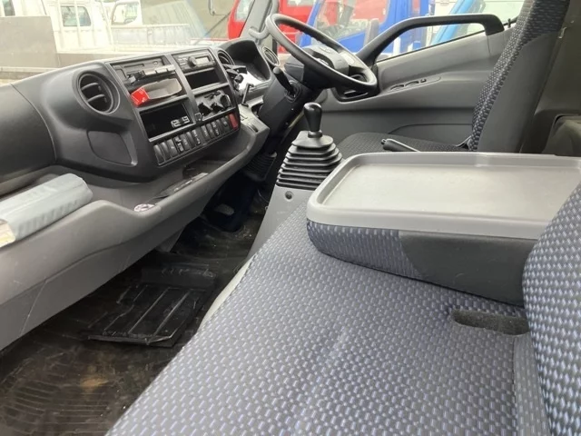 Hino Dutro  с аукциона в Японии