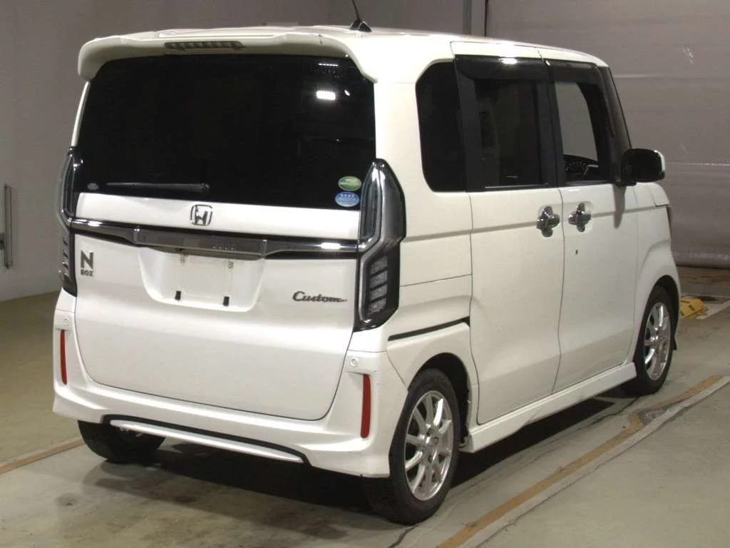 Honda N BOX CUSTOM  с аукциона в Японии