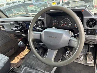 TOYOTA LAND CRUISER