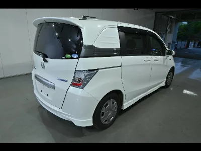 Honda Freed Spike