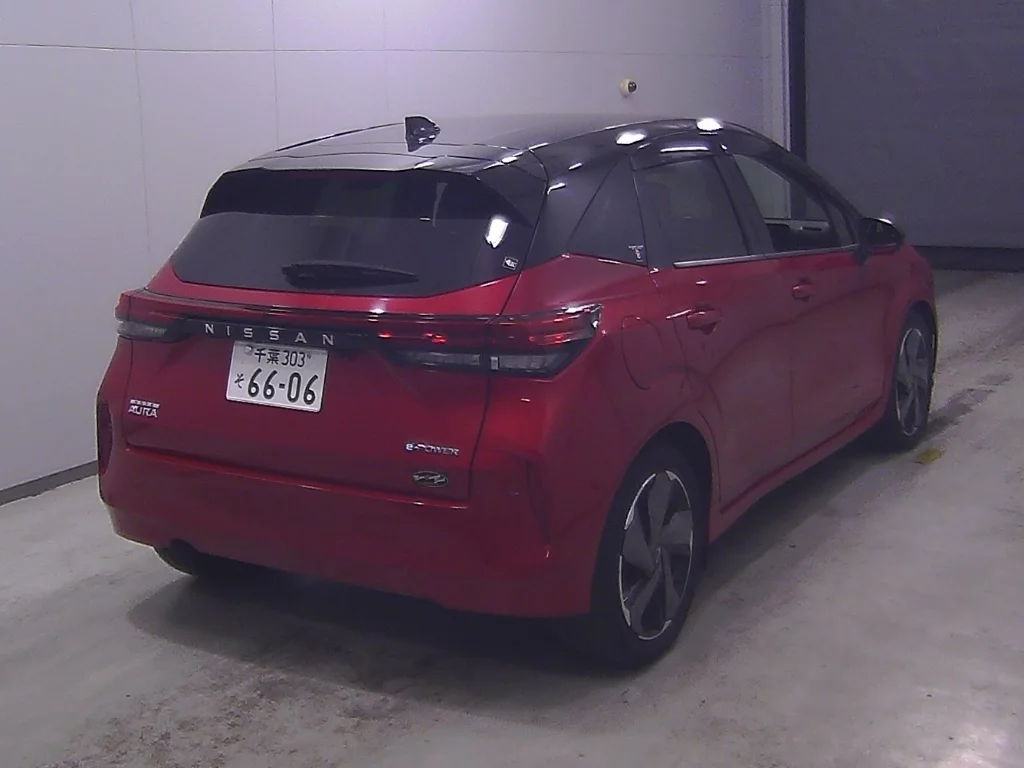 Nissan Aura  с аукциона в Японии