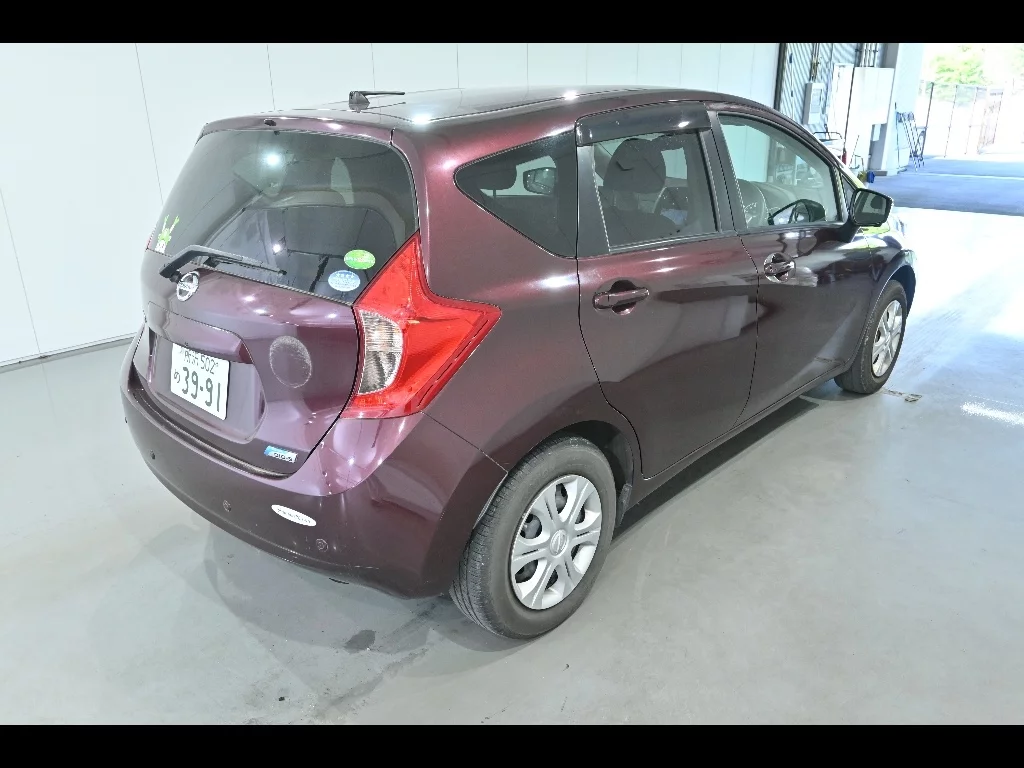 Nissan Note  с аукциона в Японии