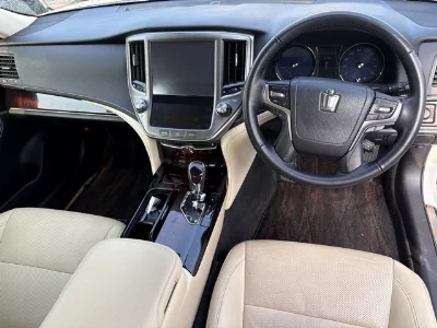 Toyota CROWN HYBRID