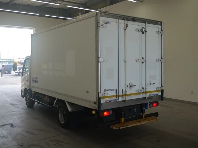 Hino Dutro  с аукциона в Японии