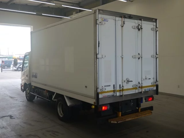 Hino Dutro  с аукциона в Японии