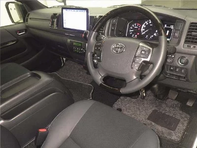 TOYOTA HIACE