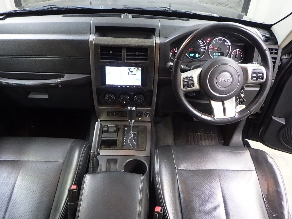 Jeep Cherokee  с аукциона в Японии