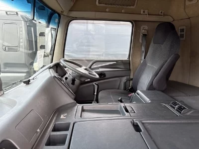 MITSUBISHI FUSO SUPER GREAT