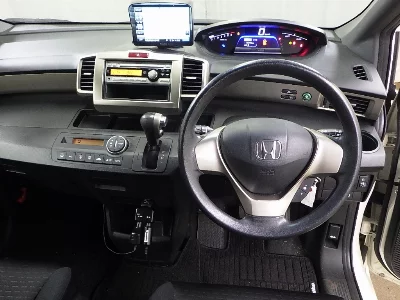 Honda Freed Spike