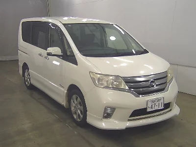 NISSAN SERENA