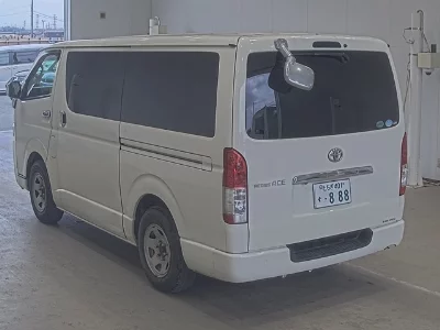 TOYOTA REGIUS ACE