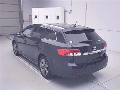 TOYOTA AVENSIS