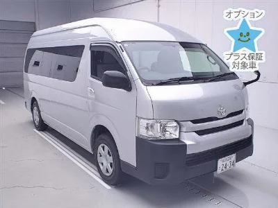 TOYOTA HIACE COMMUTER
