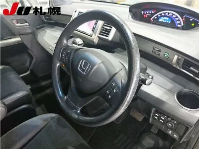 Honda Freed Spike