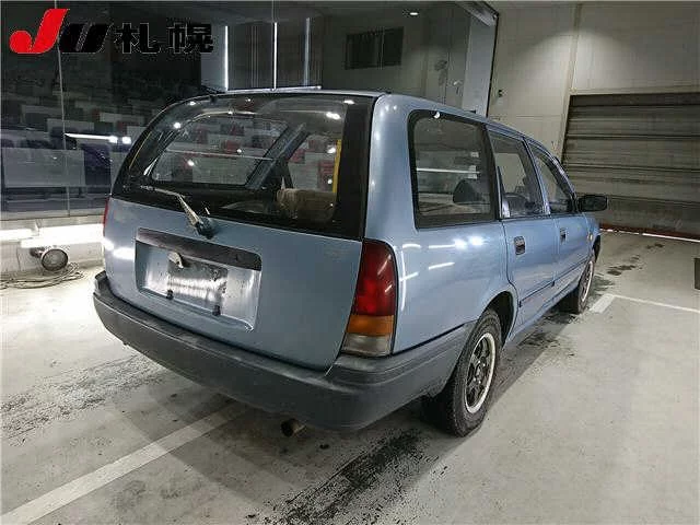 Nissan Avenir  с аукциона в Японии