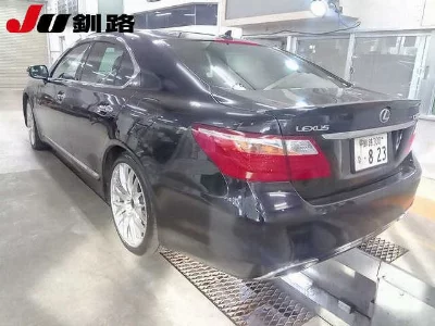 Lexus LS600h
