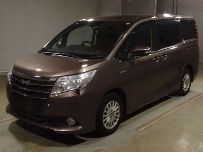 TOYOTA NOAH