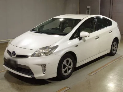 Toyota Prius PHV