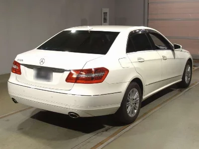MERCEDES BENZ E CLASS