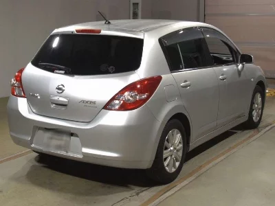 NISSAN TIIDA