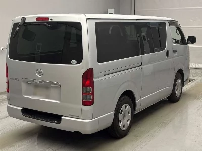 TOYOTA REGIUS VAN